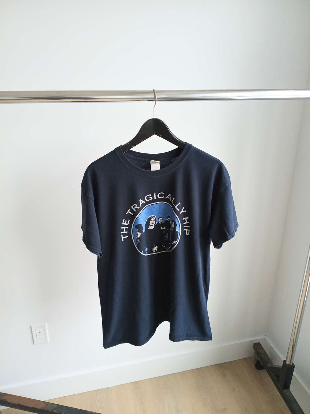 VTG Y2K The Tragically Hip Band T-Shirt Gildan L